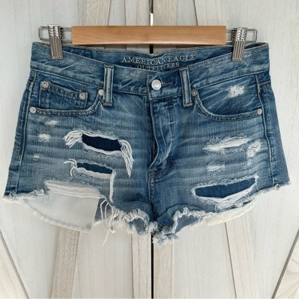 ✨American Eagle 🦅 vintage hi-rise festival jean distressed destroyed shorts 2